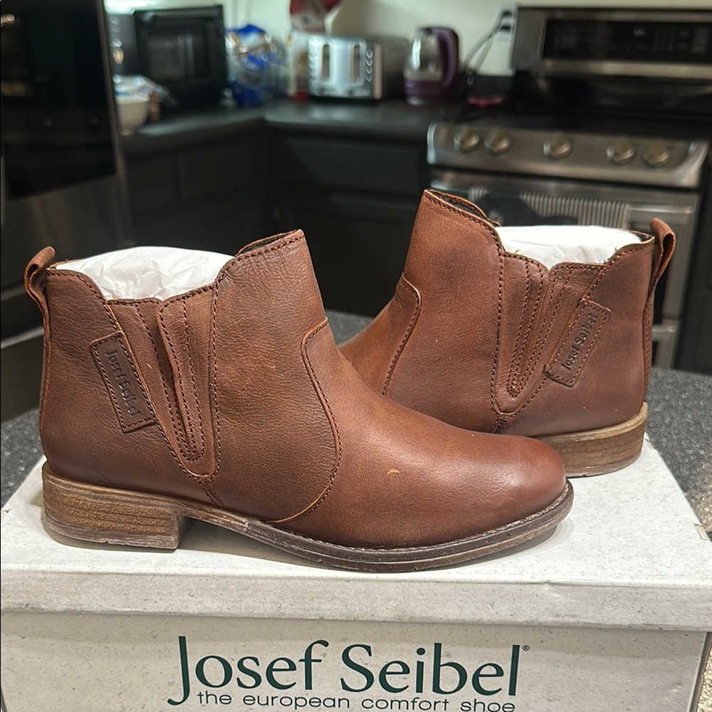 Josef Seibel Brown Leather Ankle Boots with Elastic Panels